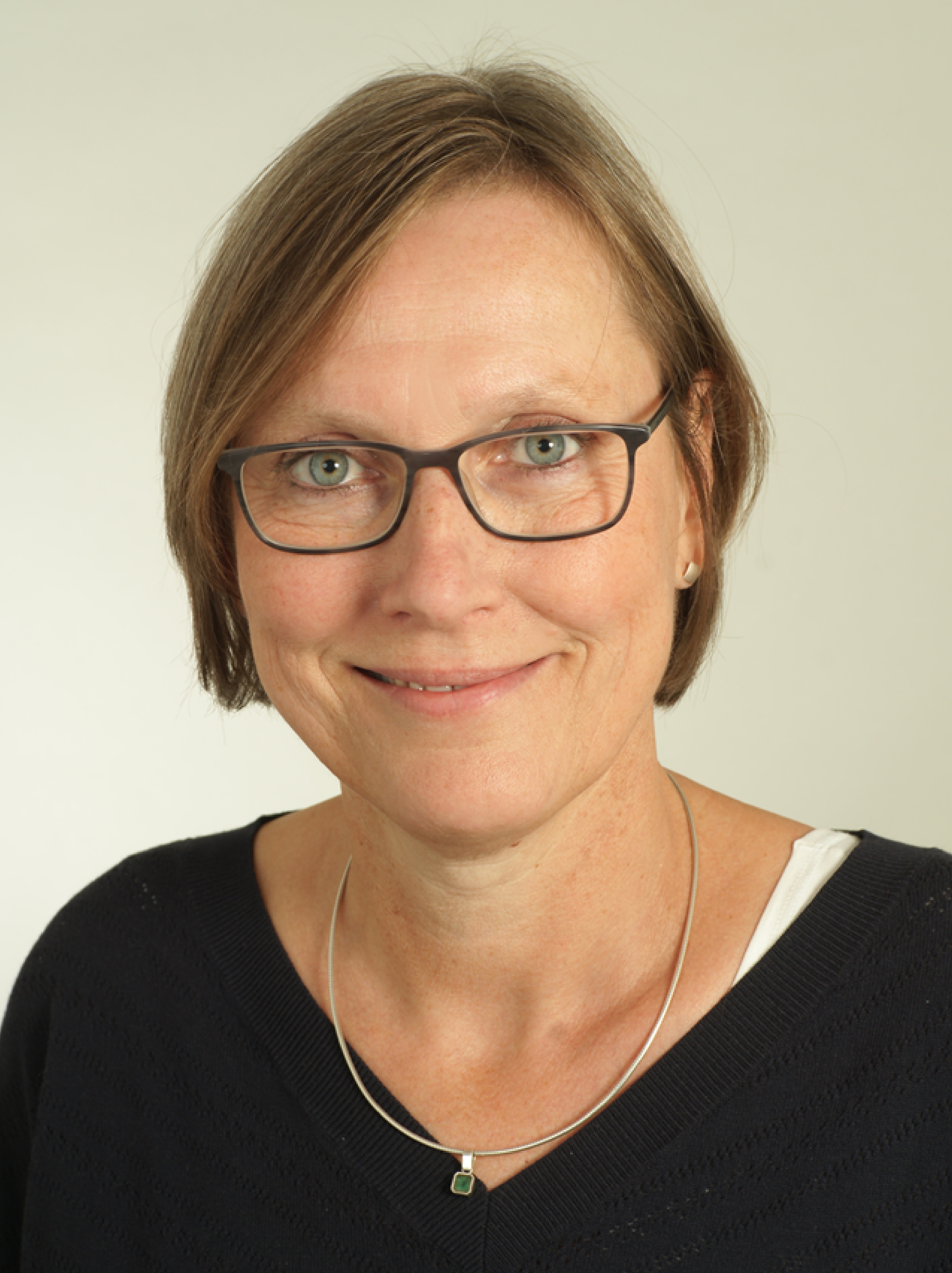 Angela Holm